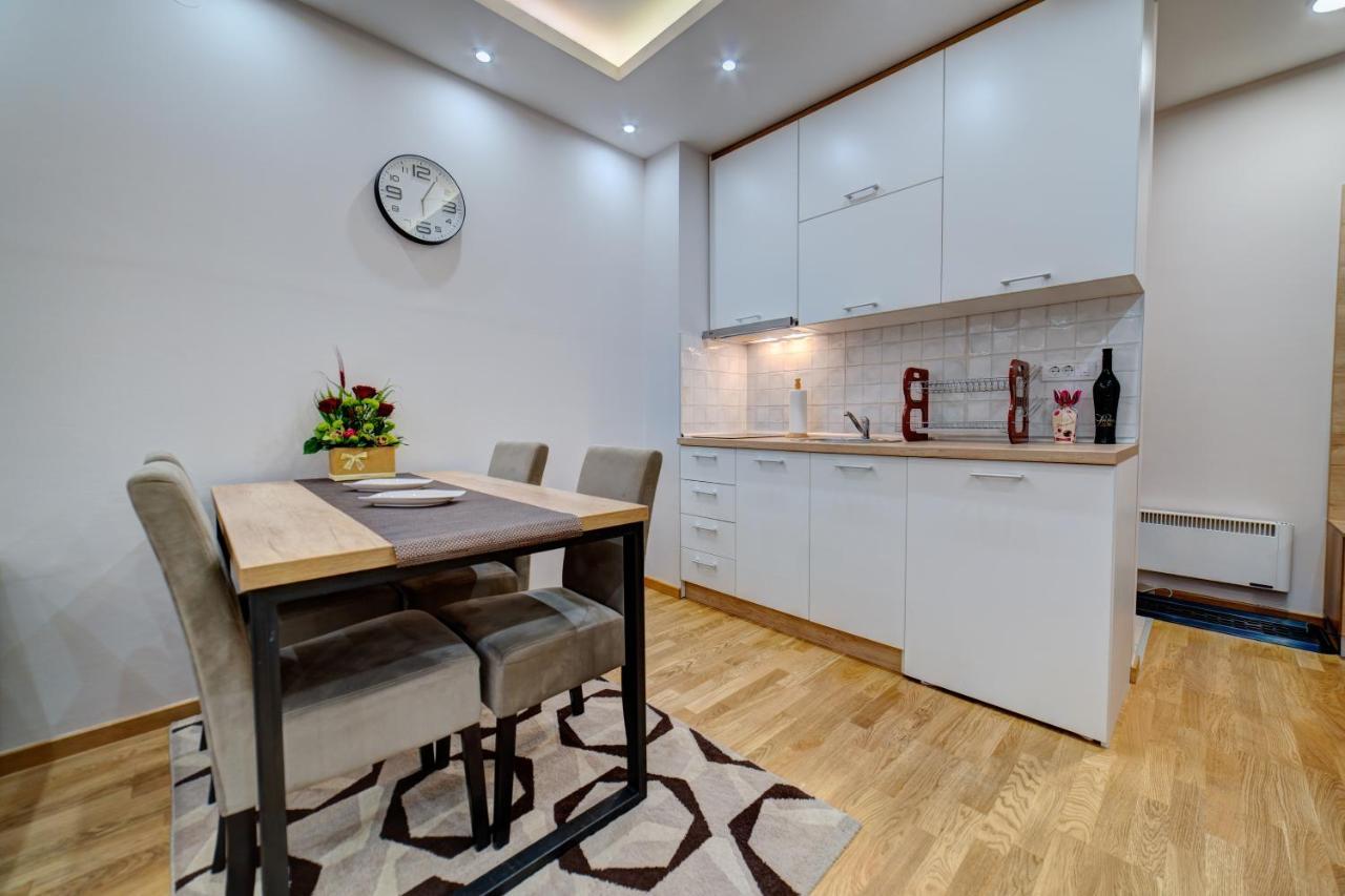 Janojlic Apartment *